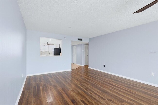 Building Photo - 4570 Pinebrook Cir