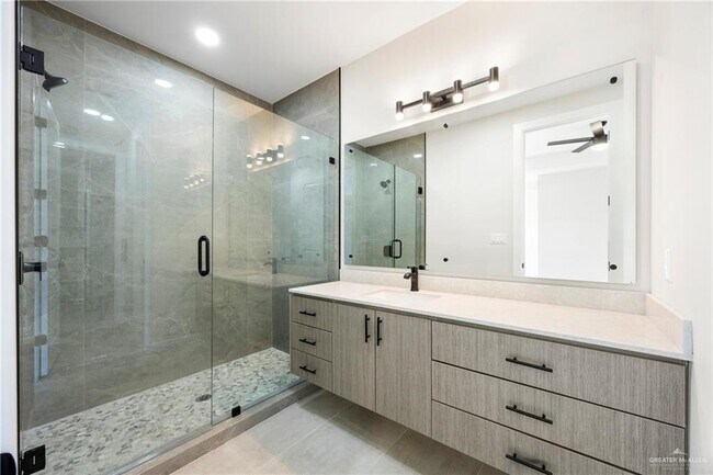 Building Photo - 22 Dorado Dr