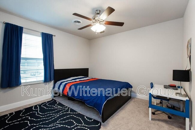 Building Photo - 2724 Ambridge Dr