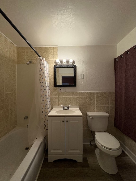 Building Photo - 114 Conklin Ave