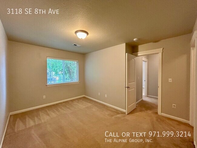 Building Photo - 3118 SE 8th Ave