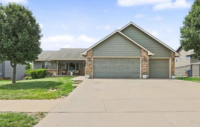 Building Photo - 1419 E Alise St