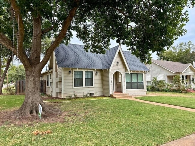 Building Photo - 1716 Victory Ave