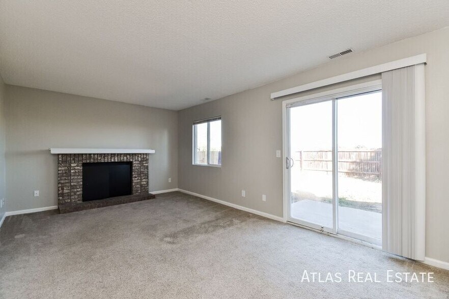 Building Photo - 9138 Chieftan Dr