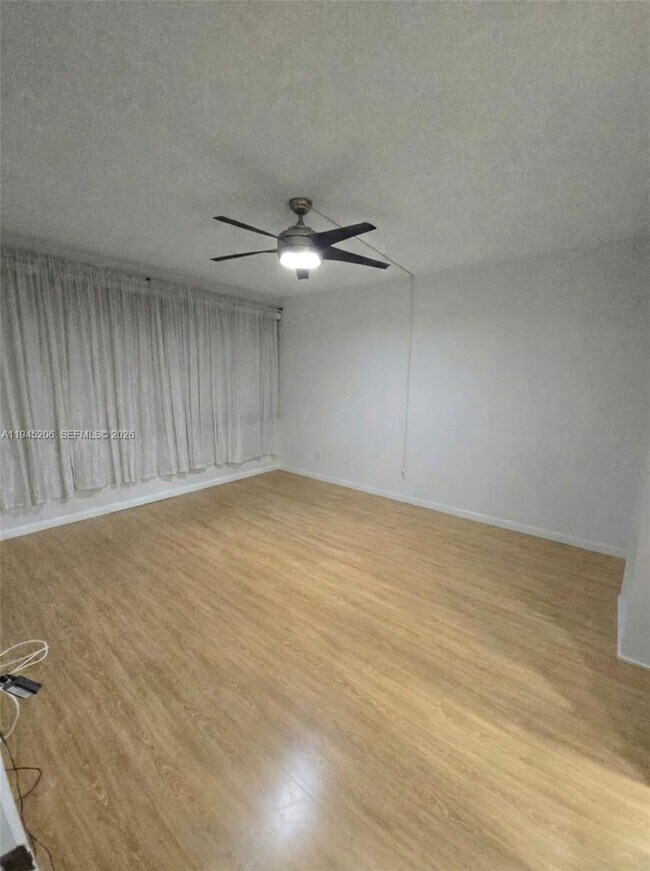 Building Photo - 1481 NE Miami Gardens Dr