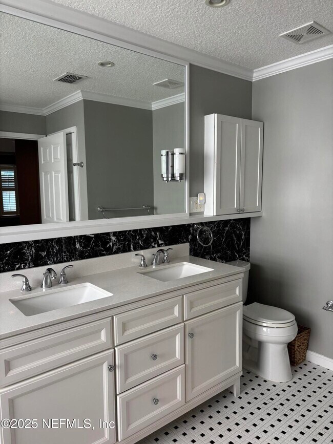 Building Photo - 651 Selva Lakes Cir