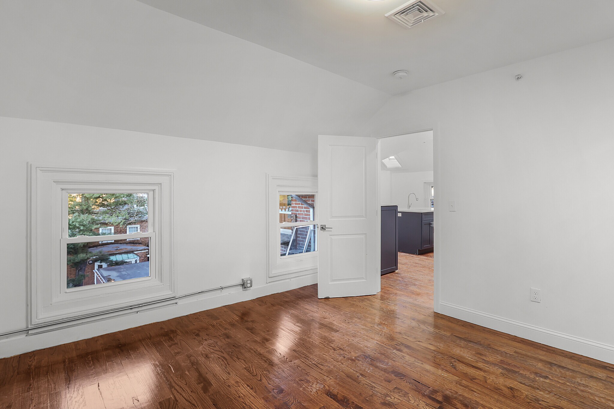 Building Photo - 57 Trumbull St