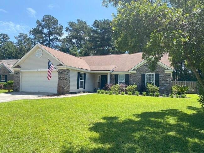 Building Photo - Beautiful 3 Bedroom Home with Fireplace & Private Backyard in Pooler