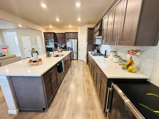 Building Photo - Spacious 4 bed 2.5 bath house in Cascade-Fairwood AC