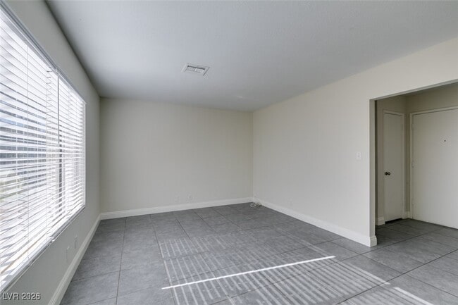 Building Photo - 764 Lawrence Dr