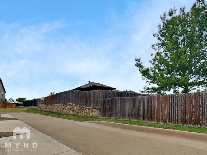 Building Photo - 426 Milverton Dr