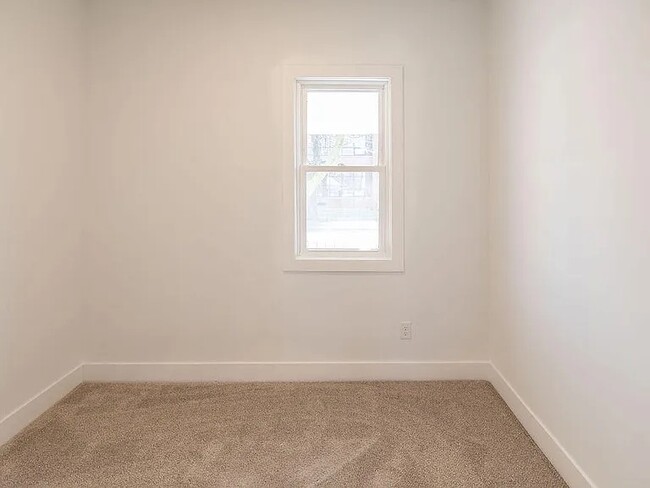 Building Photo - 2102 Morton Ave