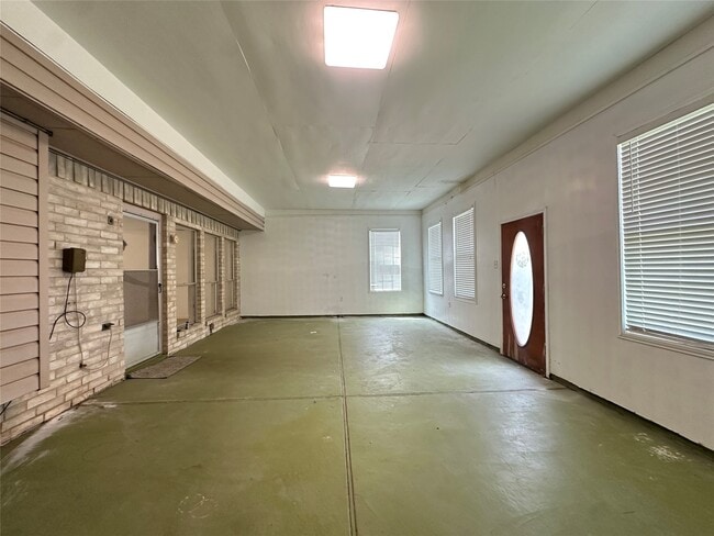 Building Photo - 3306 Kempwood Dr