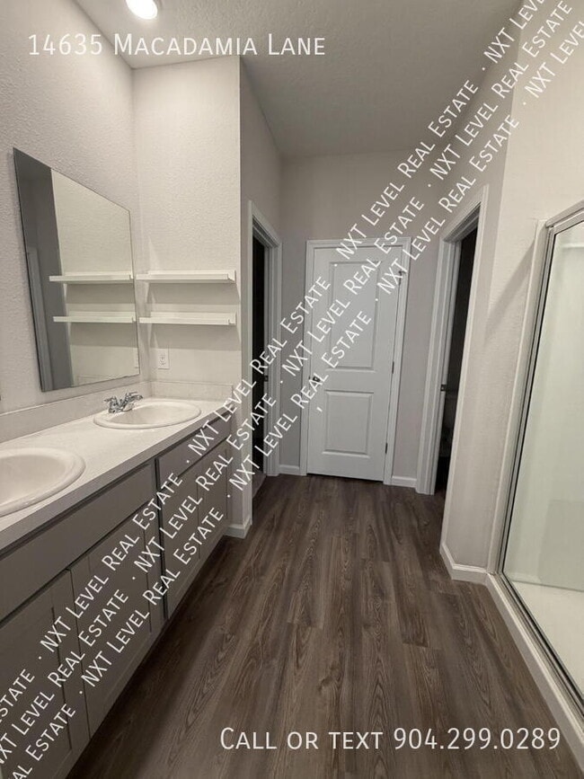 Building Photo - 14635 Macadamia Ln