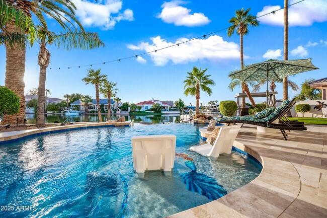 Building Photo - 1817 E Willow Tree Ct