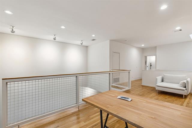 Building Photo - 3320 Miro Pl