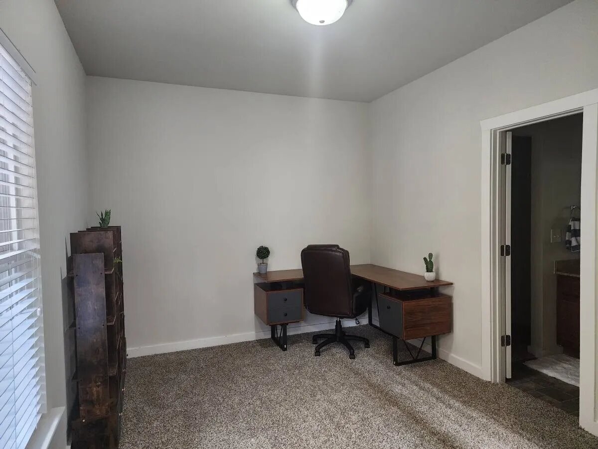 Building Photo - 2912 Mulberry St SE