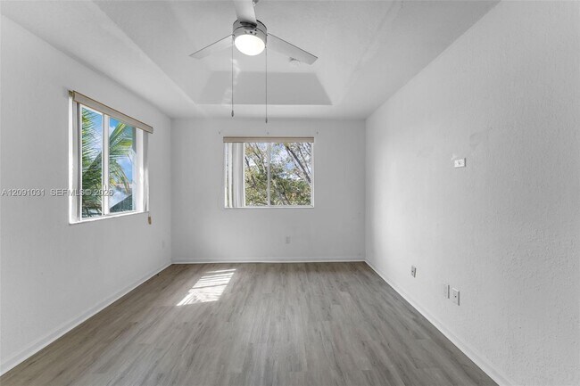 Building Photo - 2712 SE 15th Pl