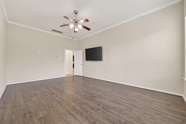 Building Photo - 613 West Fork