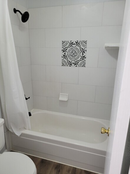 Building Photo - 5034 El Camino Dr