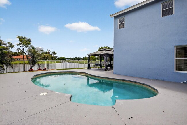 Building Photo - 8225 Pelican Harbour Dr