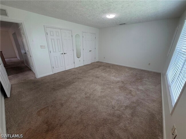 Building Photo - 250 Leawood Cir
