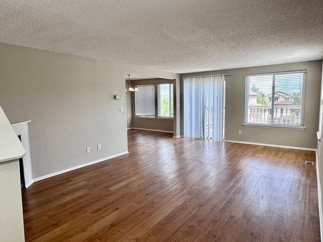 Building Photo - Conveniently Located Home in East Quincy H...