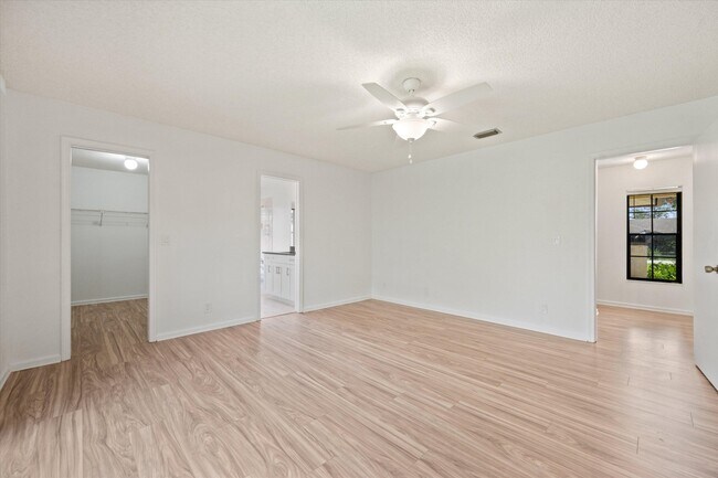Building Photo - 13511 Jonquil Pl