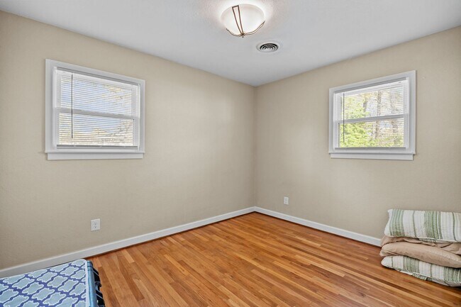 Building Photo - Quiet 3-Bedroom Home with Spacious Garage – Convenient Chesapeake Location