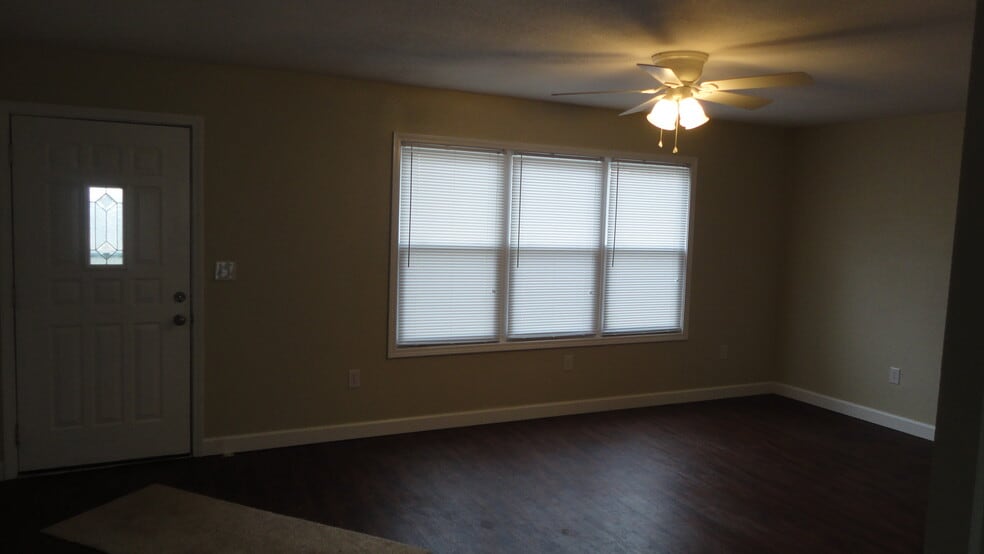 Building Photo - 108 W Garner St