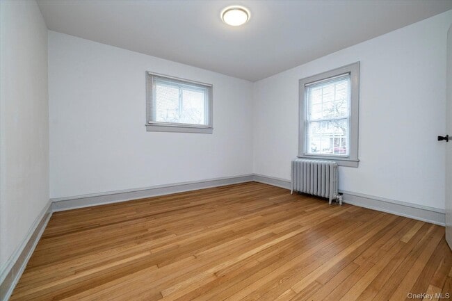 Building Photo - 21 Twin Lawns Ave