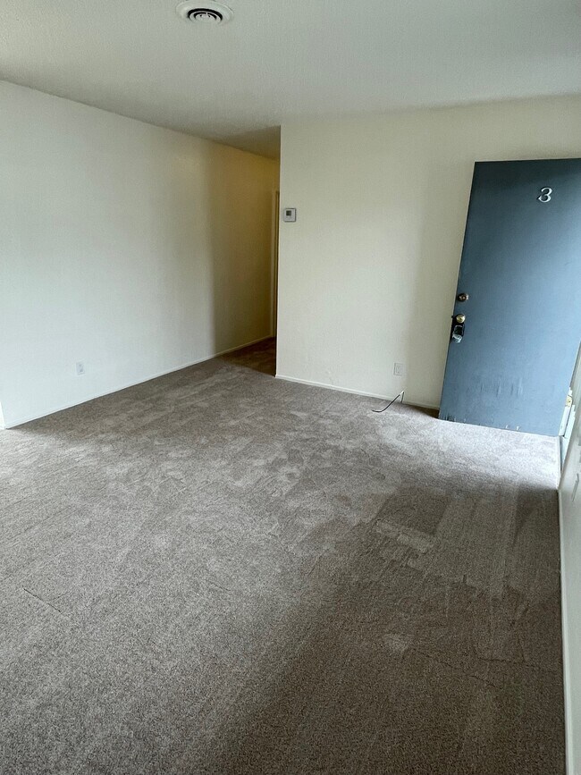 Building Photo - 260 Belden St