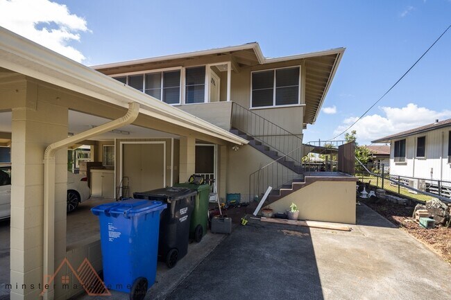 Building Photo - 637 Wyllie St