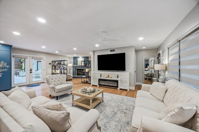 Building Photo - 8518 Westview Dr