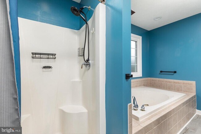 Building Photo - 677 Dellinger Dr