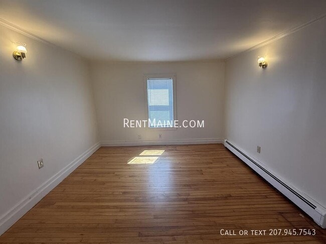 Building Photo - 160 Grove St