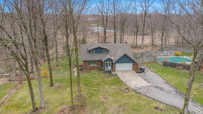 Building Photo - Pet-Friendly 4 Bed, 2.5 Bath Home with Lak...