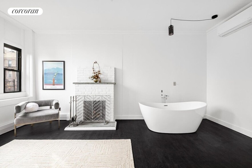 Building Photo - 105 Manhattan Ave