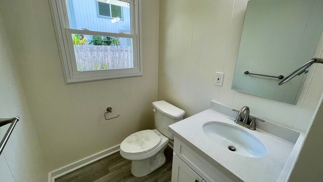 Building Photo - Charming Home in Manoa (3/1.5/2) Available...