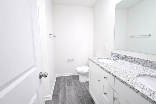 Building Photo - 510 3rd St