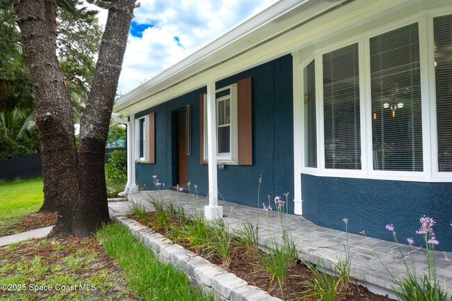 Building Photo - 1712 Pineapple Ave