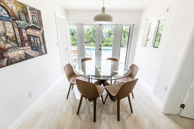 Building Photo - 1162 Hayes St