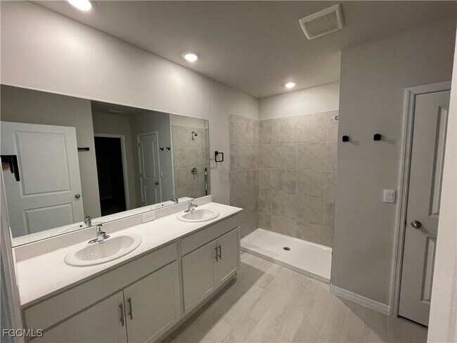 Building Photo - 3720 SW 12th Pl