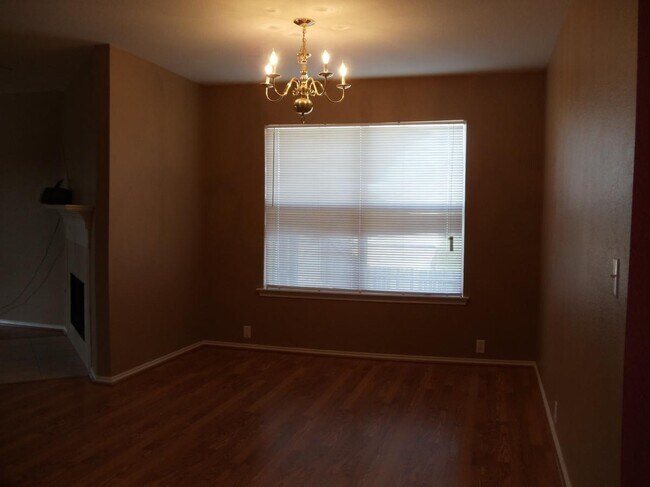 Building Photo - 1410 Cloyne Dr