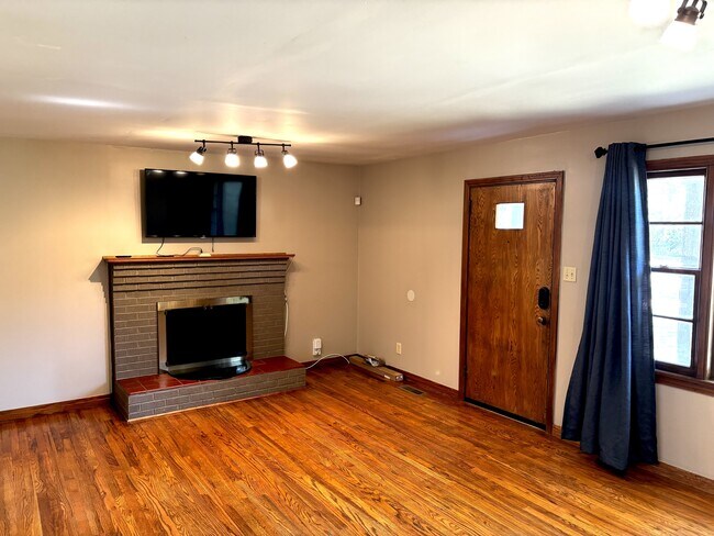 Building Photo - 4106 Woodlawn Pike