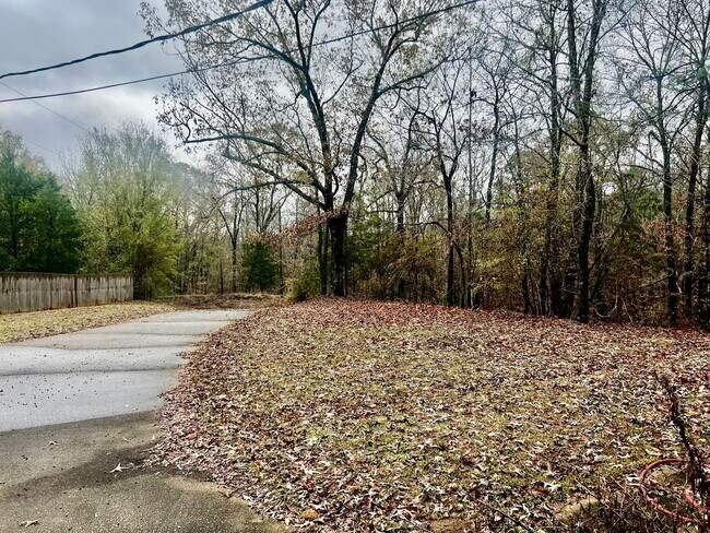 Building Photo - 95 Oakwood Dr