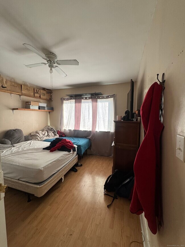 Building Photo - 731 George St