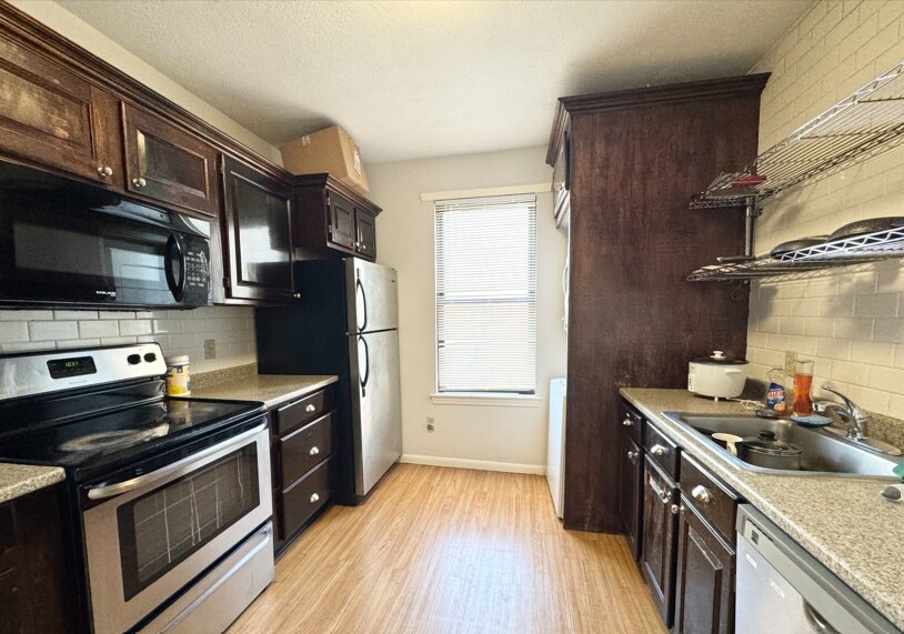Building Photo - 1578 Tremont St