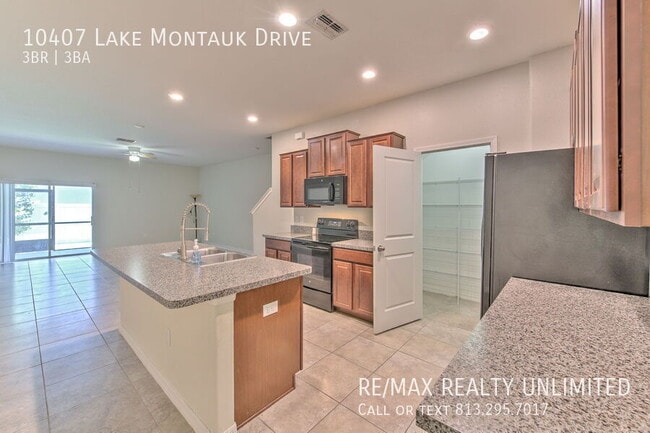 Building Photo - 10407 Lake Montauk Dr