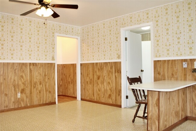 Building Photo - 218 Smith St